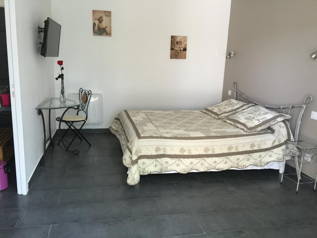 Chambres d'Hôtes Le Mas du Bijou Bleu Puget-sur Argens Extérieur photo