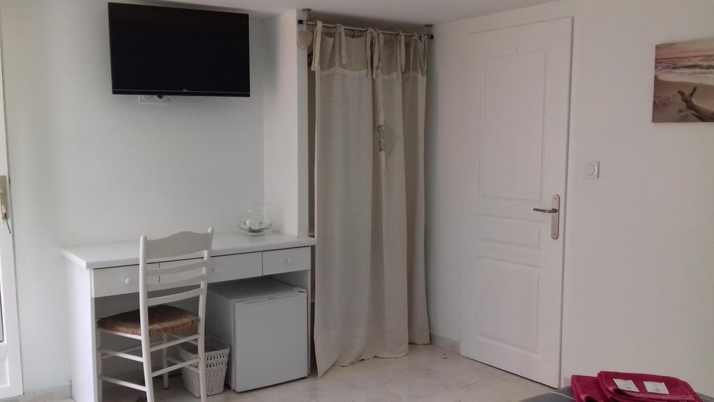 Chambres d'Hôtes Le Mas du Bijou Bleu Puget-sur Argens Extérieur photo